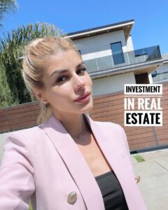 Real estate agent in Beverly Hills