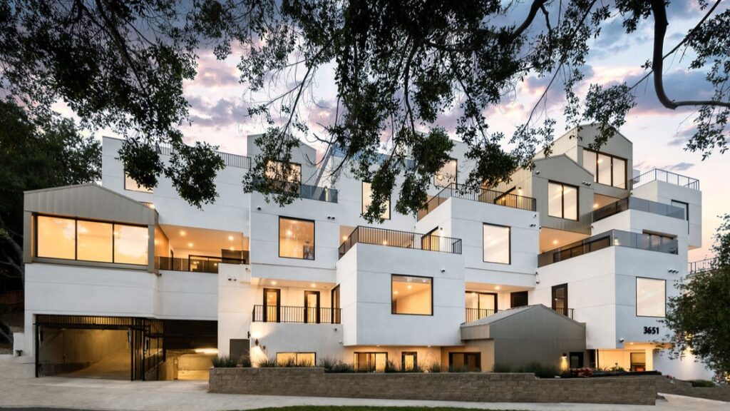 Real Estate in Studio City, CA